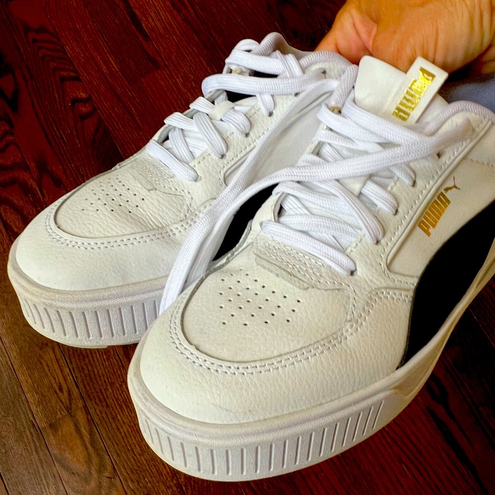 PUMA Women's Karmen II Idol Platform Low-top Sneakers - White - barely Worn